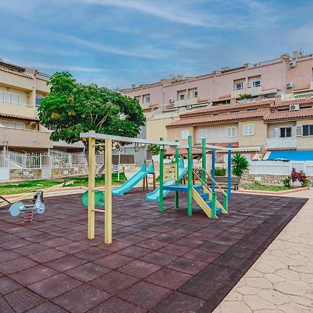 Yellow 3 Bedroom Large Apartment For 10 Guests Costa Adeje  Bagian luar foto