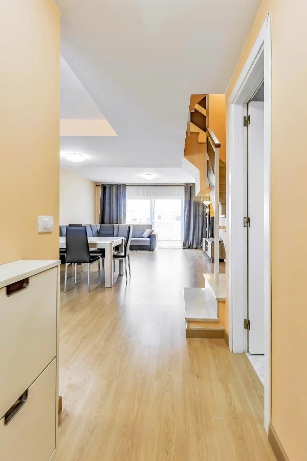 Yellow 3 Bedroom Large Apartment For 10 Guests Costa Adeje  Bagian luar foto