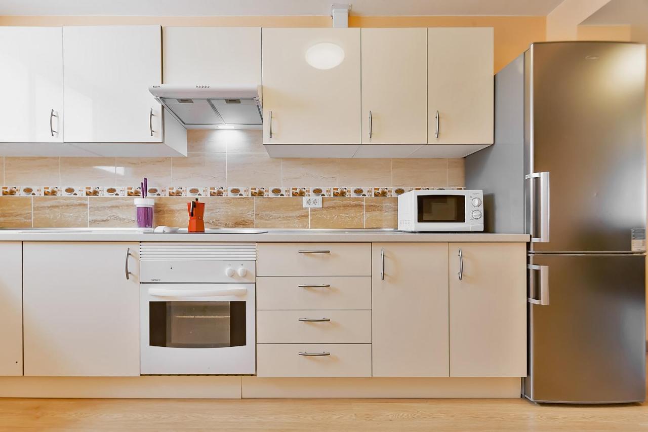 Yellow 3 Bedroom Large Apartment For 10 Guests Costa Adeje  Bagian luar foto