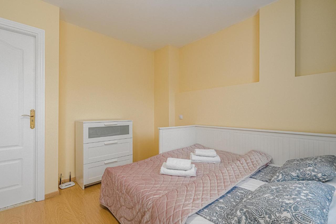 Yellow 3 Bedroom Large Apartment For 10 Guests Costa Adeje  Bagian luar foto